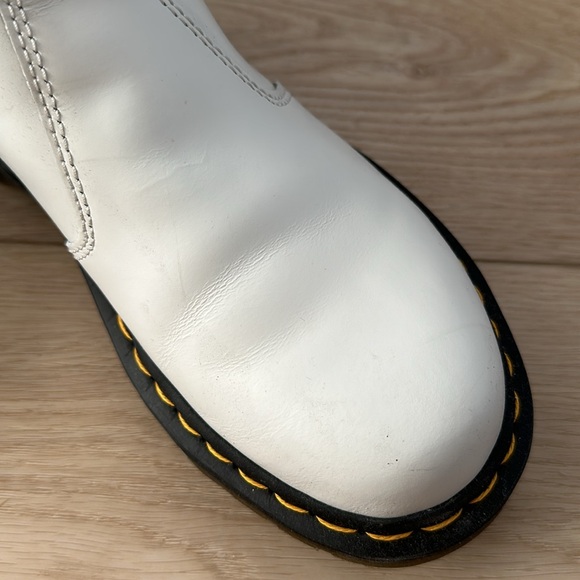 Dr. Martens 2976 Smooth Leather Chelsea Boots - Picture 7 of 11